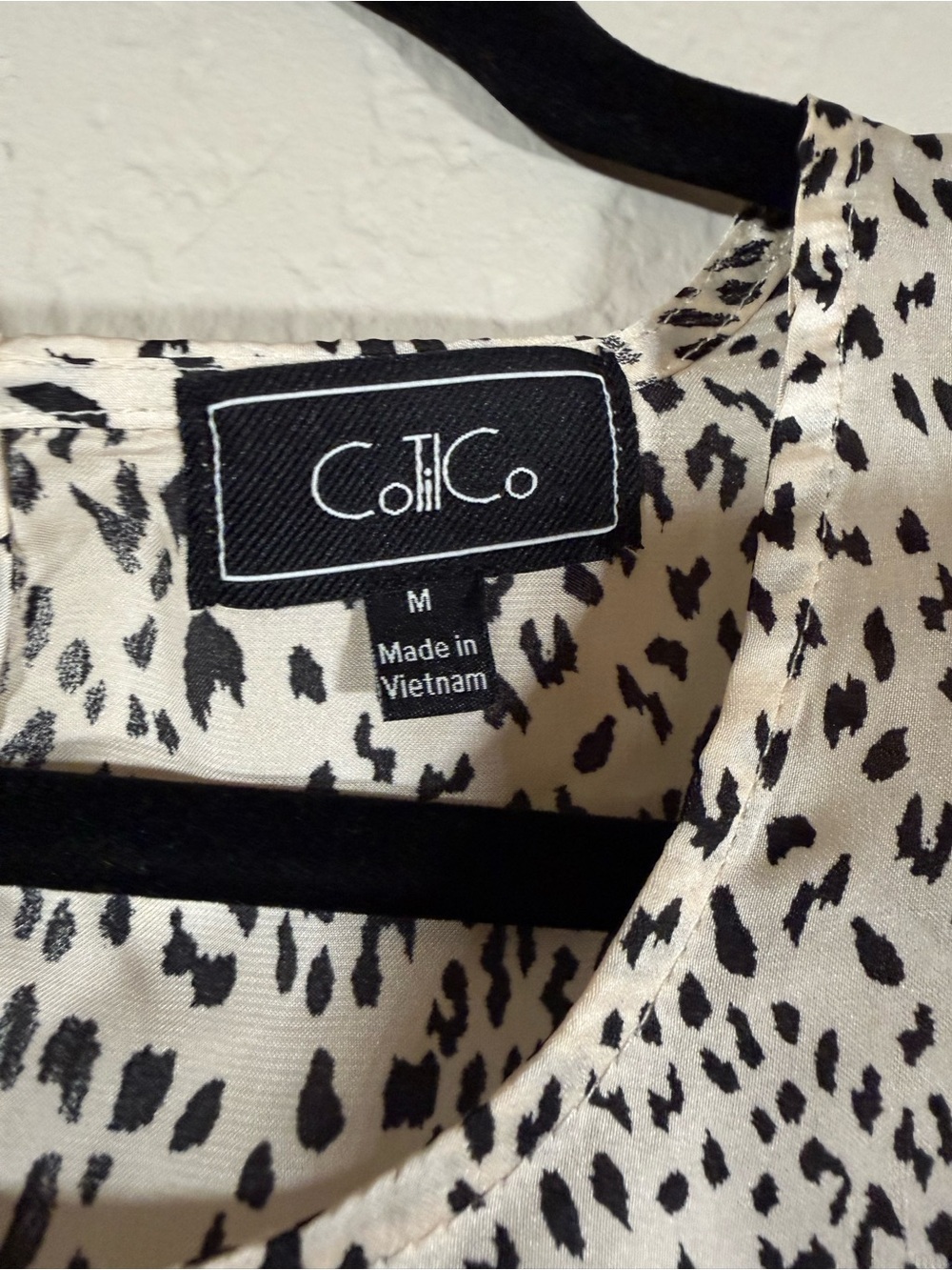 Leopard Satin Cream Leopard Cheetah Print Blouse Women's Medium - Picture 4 of 9